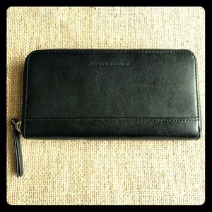 Banana Republic Black Leather Wallet EUC